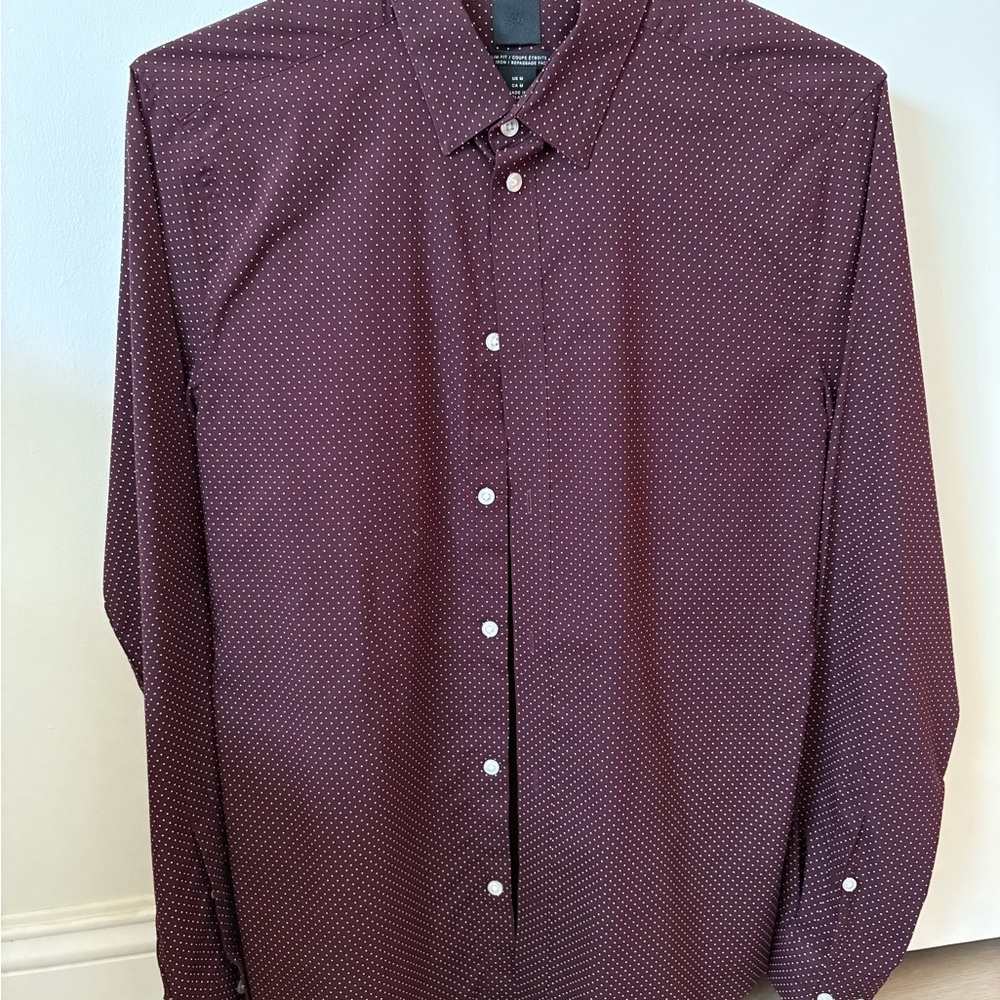 H&M Slim Fit Easy Iron Dress Shirt – Size M (Burgundy with Micro Dot Print)